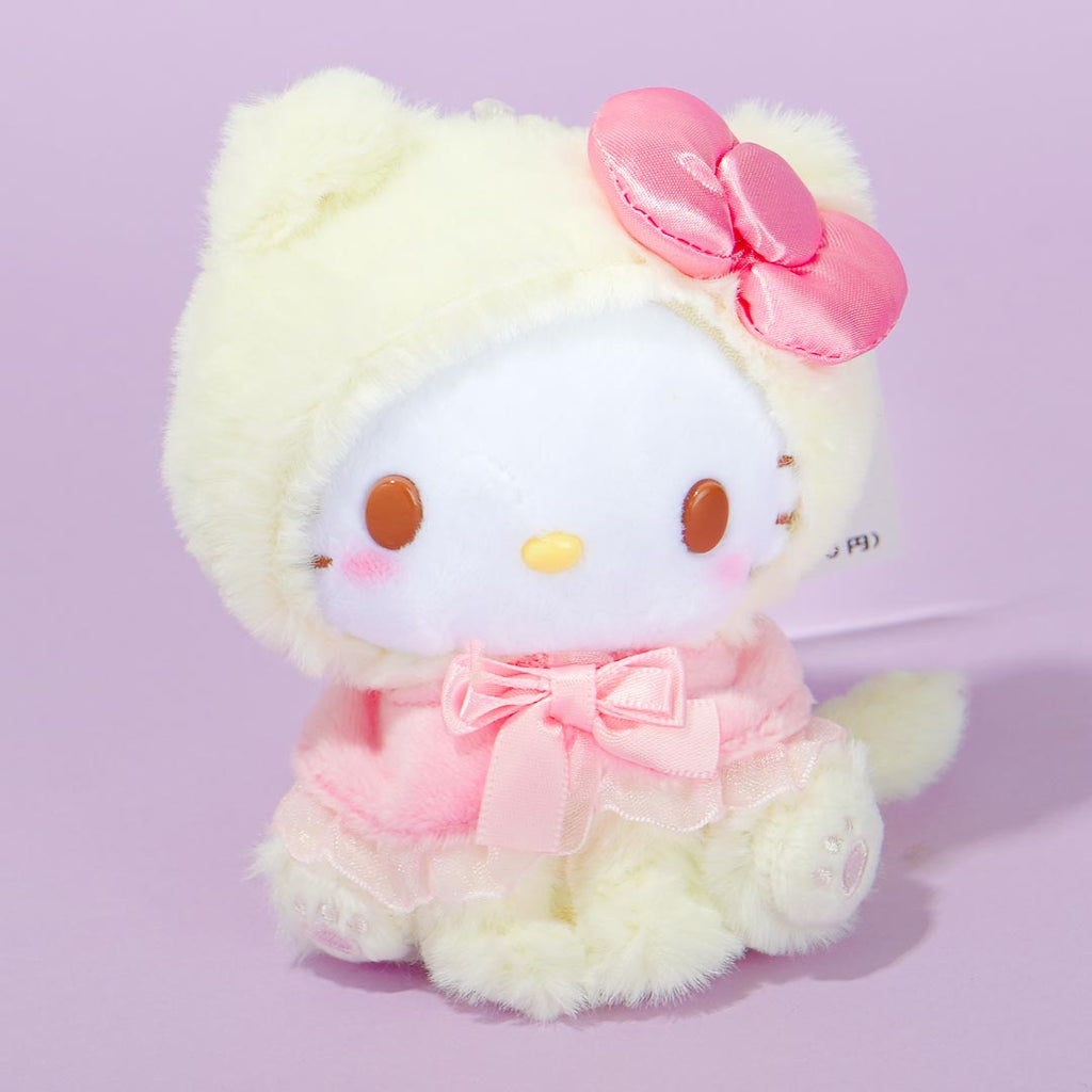 Hello Kitty Dressed-Up Cat Plushie Charm – Blippo